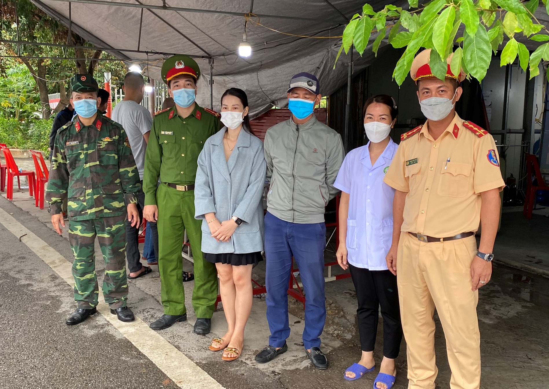 Chốt kiểm soát dịch bệnh COVID-19 liên ngành số 5 phát hiện 01 trường hợp trốn khai báo y tế